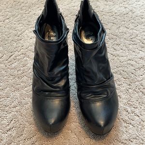 G by Guess black heels size 8.5